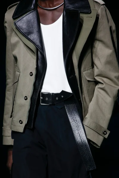 Look 30